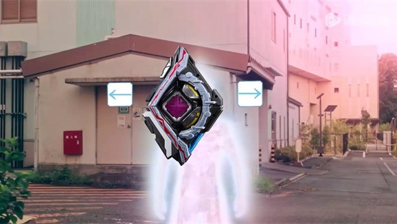 亚刻变身模拟器游戏